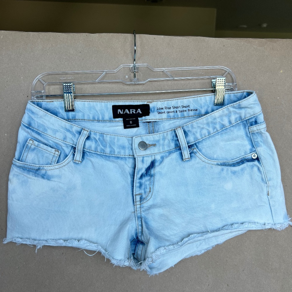 Nara Low-Rise Short Shorts Light Wash Denim 100% Cotton Size 6